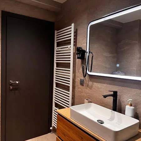 The Olympus Balcony Lägenhet